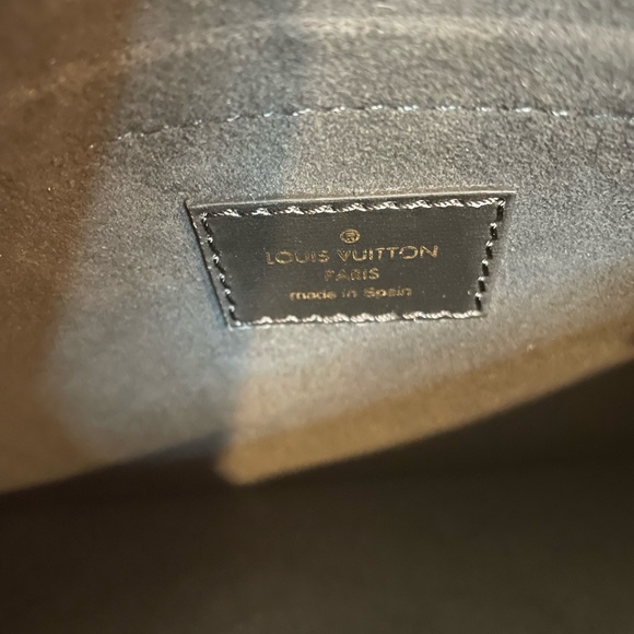 Louis Vuitton Game On Neverfull MM Pouchette Black/Blue/Red - Picture 10 of 13